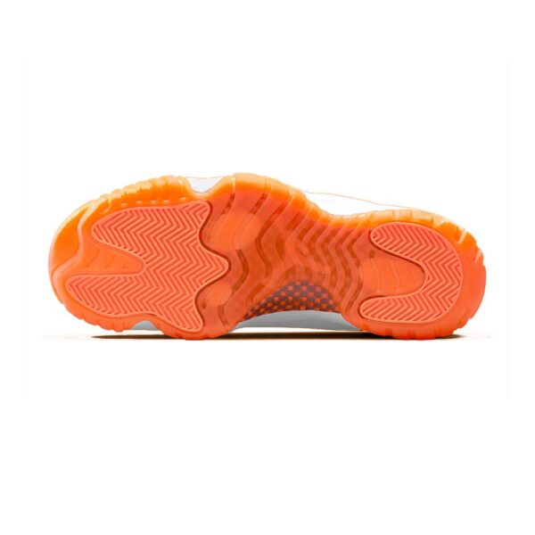 WMNS AJ 11 Low en coloris 'Bright Citrus' – Image 6