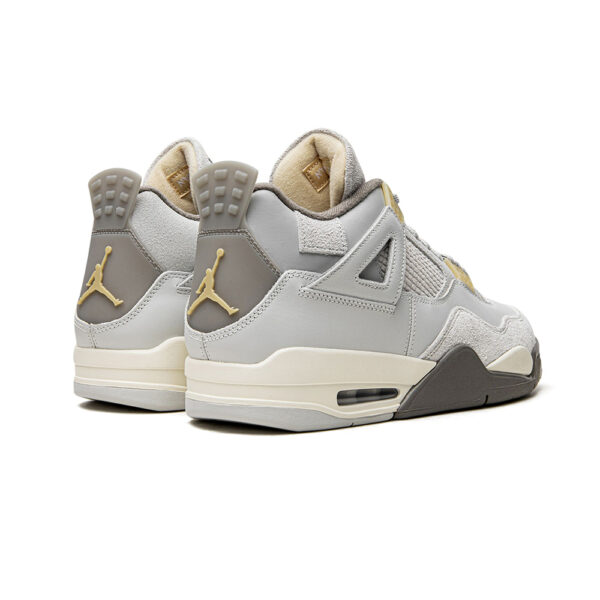 Nouvelle version : AJ 4 Craft en Photon Dust Colorway (en anglais) – Image 3
