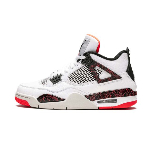Voici l'AJ 4 Retro 'Crimson Tint' - Un classique moderne