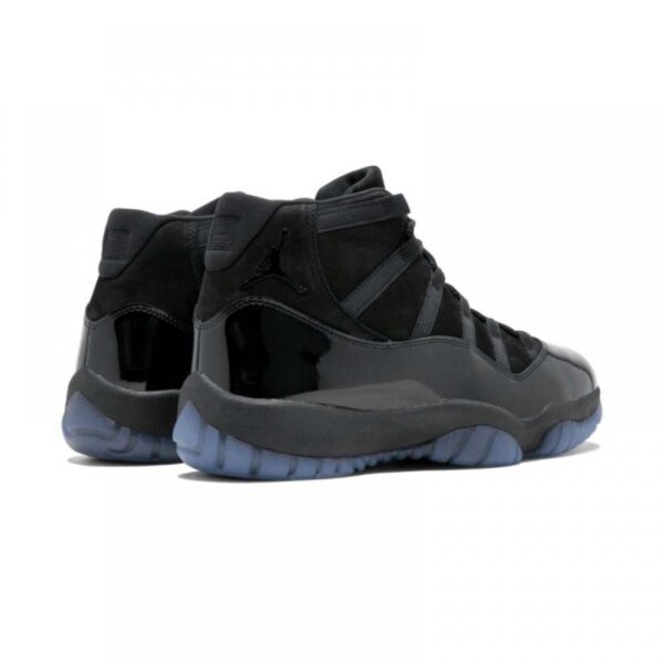 Voici l'AJ 11 'Cap and Gown' - un ajout élégant et stylé à votre collection de chaussures – Image 3
