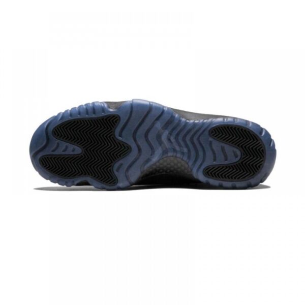 Voici l'AJ 11 'Cap and Gown' - un ajout élégant et stylé à votre collection de chaussures – Image 5