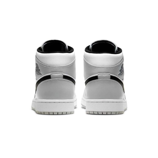 AJ 1 Mid 'Light Smoke Grey' - Élégant et stylé – Image 4