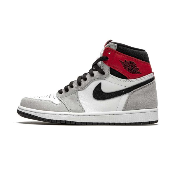 Sortie de l'AJ 1 Light Smoke Grey