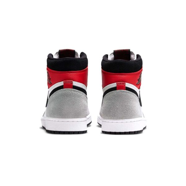 Sortie de l'AJ 1 Light Smoke Grey – Image 4