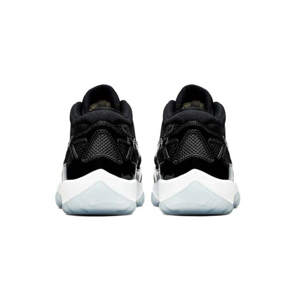 L'AJ 11 Low IE 'Space Jam' (en anglais) – Image 4