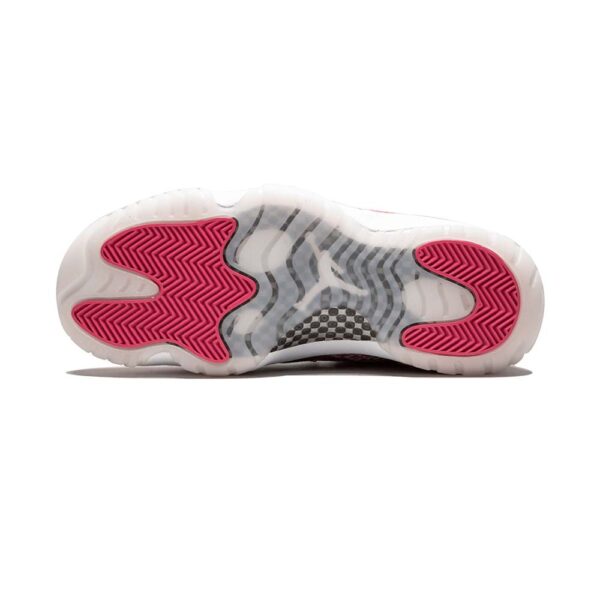 Low WMNS Pink Snake 11s : Retro Chic – Image 5