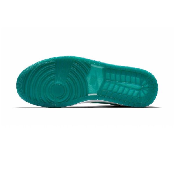 Voici la AJ 1 Mid 'Mystic Green' – Image 5