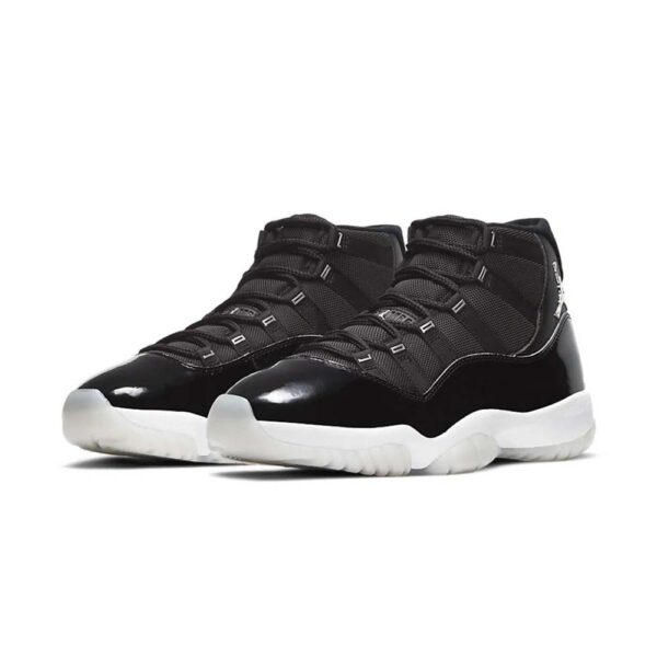AJ 11 'Clear Black' Retro – Image 2