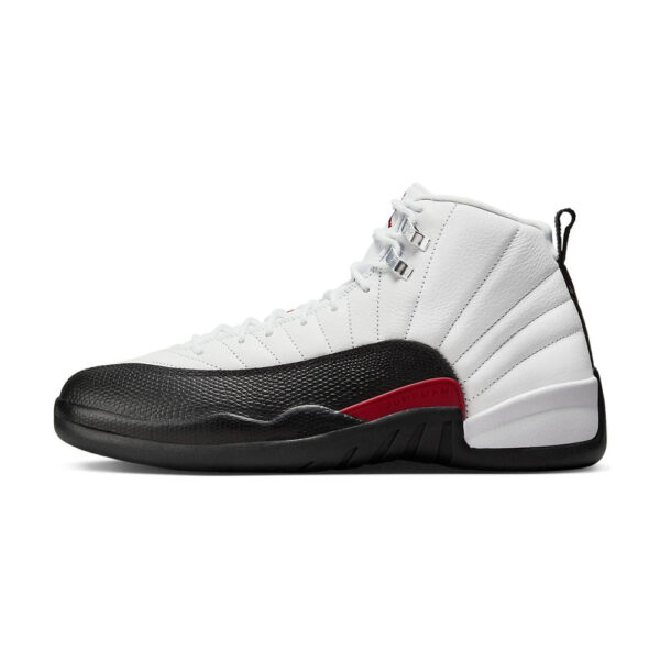 Taxi rouge AJ 12